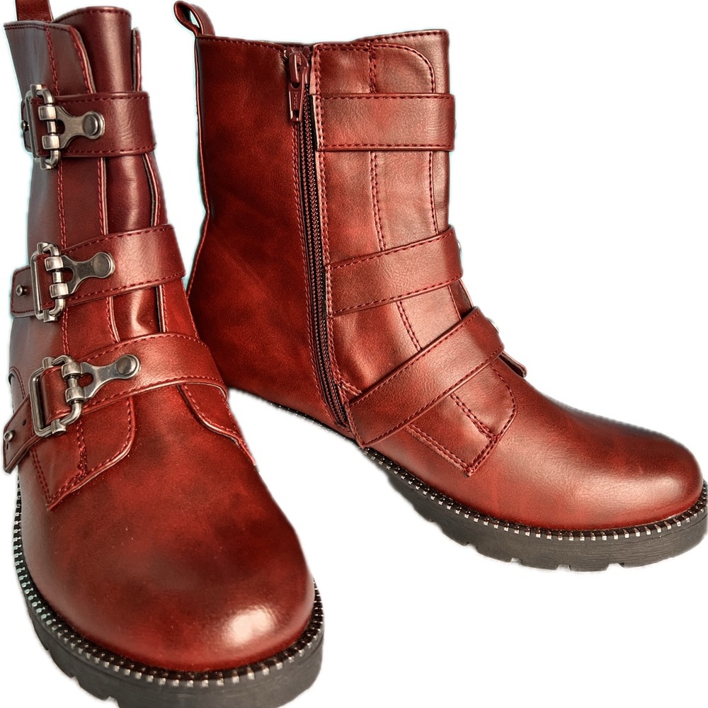 SO Women’s Zippered Ankle boots w/Decorative straps